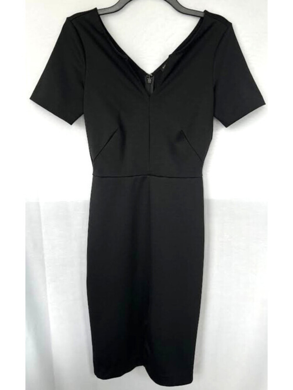 Banana Republic Black Dress-Size 0 Tall, V Neck, Zipper Closure With Hook & Eye